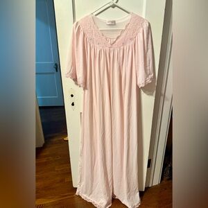 SHADOWLINE nightgown sz Large Pink lace nylon loungewear long length BEAUTIFUL